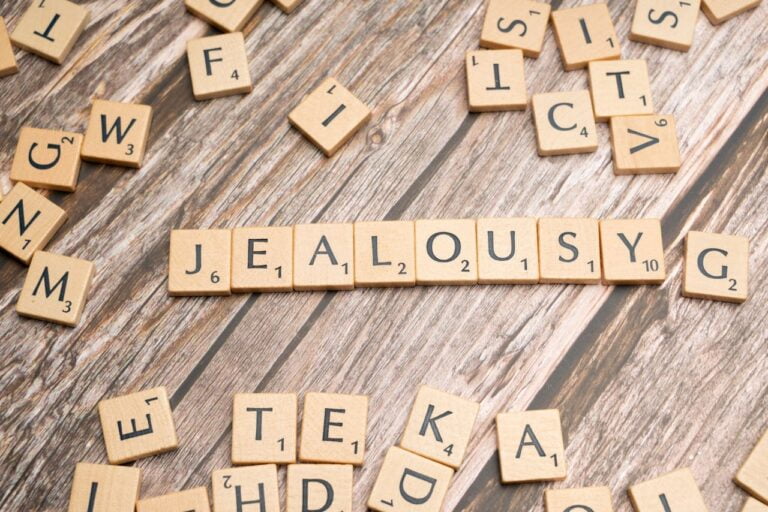 Tips-for-Managing-Jealousy-in-Your-Relationship