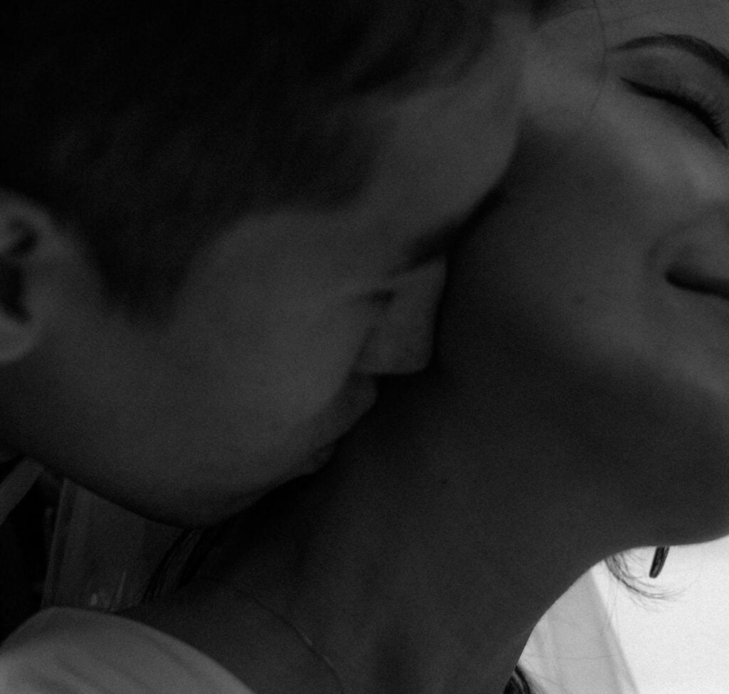 Possible-Reasons-Why-a-Guy-Smells-Your-Neck